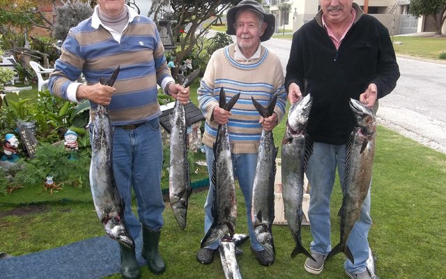 Saterdag het die manne hulle snoeke by Dassiegat gekry. Gert Potgieter, Freddie Carse en Eldo Marais het seker gemaak hulle roosters gaan werk kry.